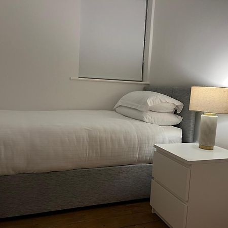 邓多克Cada House别墅 外观 照片